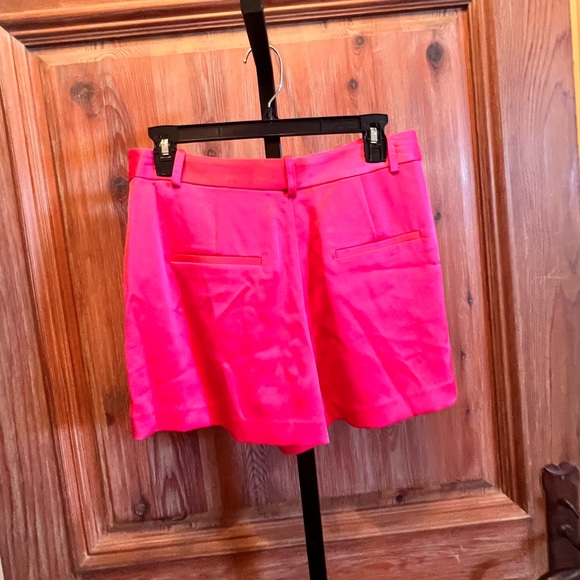 NWOT ALICE + OLIVIA Mara Pink Satin Shorts - Picture 4 of 13